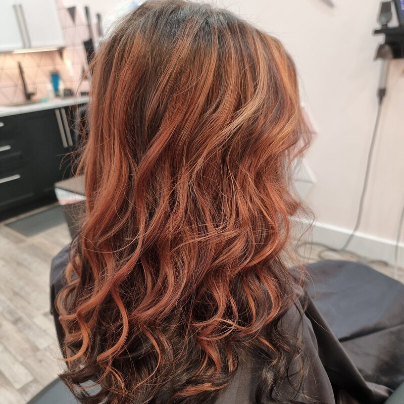 Wavy brown hair style Wavy brown hair style